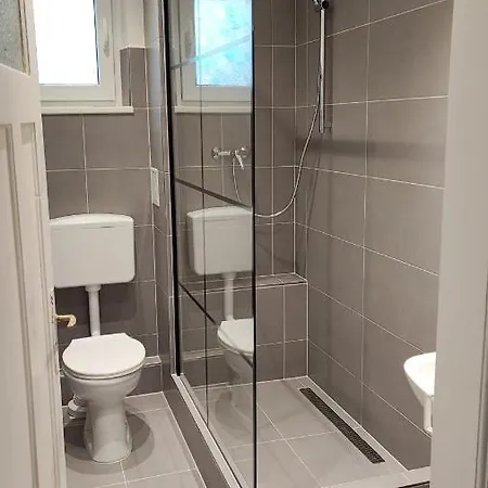 Apartmán 10 Personen Monteurwohnung Bei Wuerzburg Fuenf Schlafzimmer Incl Eigener Parkplatz - Nur Einzelbetten