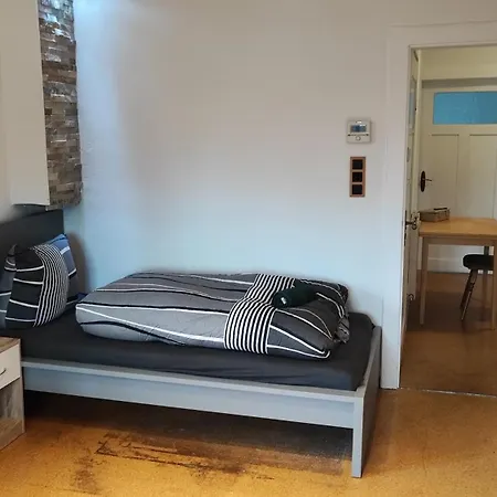 10 Personen Monteurwohnung Bei Wuerzburg Fuenf Schlafzimmer Incl Eigener Parkplatz - Nur Einzelbetten