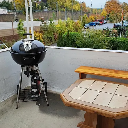 Apartmán 10 Personen Monteurwohnung Bei Wuerzburg Fuenf Schlafzimmer Incl Eigener Parkplatz - Nur Einzelbetten Veitshöchheim