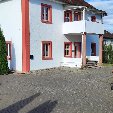 10 Personen Monteurwohnung Bei Wuerzburg Fuenf Schlafzimmer Incl Eigener Parkplatz - Nur Einzelbetten Veitshöchheim