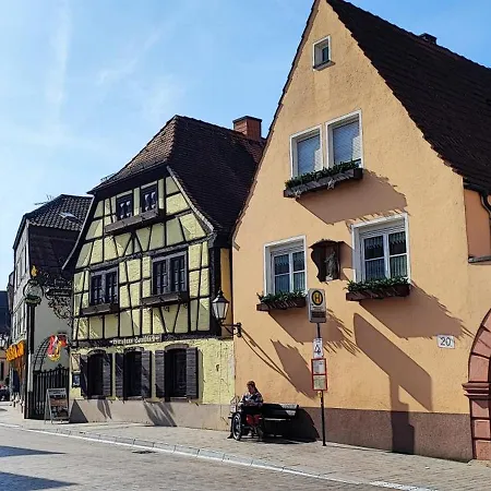 10 Personen Monteurwohnung Bei Wuerzburg Fuenf Schlafzimmer Incl Eigener Parkplatz - Nur Einzelbetten Veitshöchheim