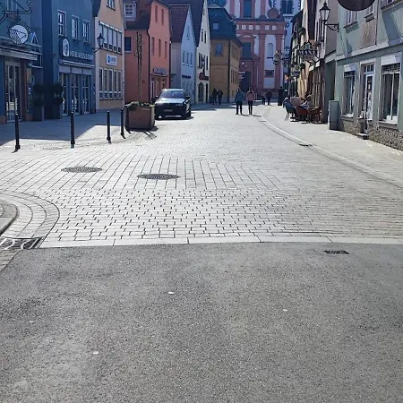 Apartmán 10 Personen Monteurwohnung Bei Wuerzburg Fuenf Schlafzimmer Incl Eigener Parkplatz - Nur Einzelbetten Veitshöchheim