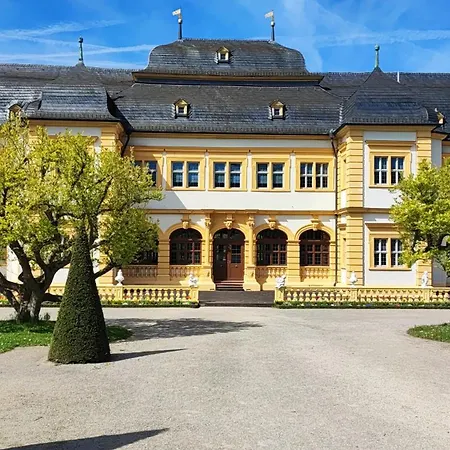 Appartement 10 Personen Monteurwohnung Bei Wuerzburg Fuenf Schlafzimmer Incl Eigener Parkplatz - Nur Einzelbetten Veitshöchheim