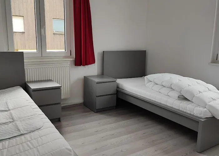 Appartement 10 Personen Monteurwohnung Bei Wuerzburg Fuenf Schlafzimmer Incl Eigener Parkplatz - Nur Einzelbetten