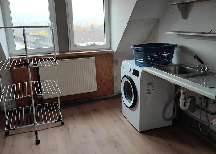 10 Personen Monteurwohnung Bei Wuerzburg Fuenf Schlafzimmer Incl Eigener Parkplatz - Nur Einzelbetten * Veitshöchheim
