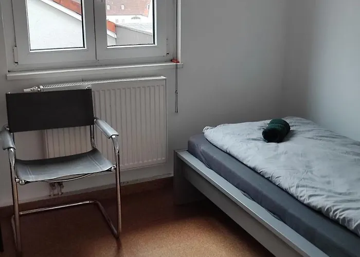 Appartement 10 Personen Monteurwohnung Bei Wuerzburg Fuenf Schlafzimmer Incl Eigener Parkplatz - Nur Einzelbetten *