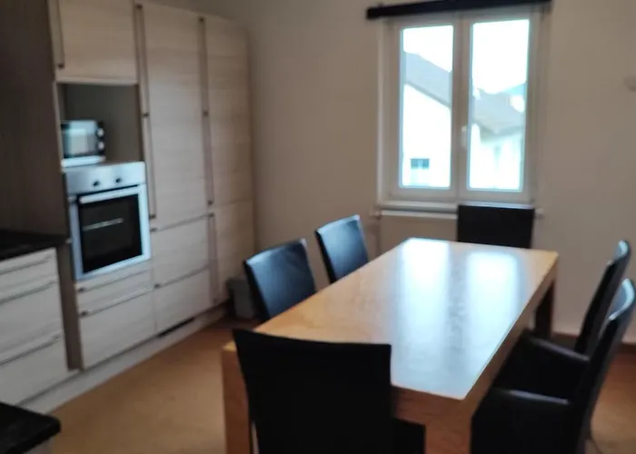 10 Personen Monteurwohnung Bei Wuerzburg Fuenf Schlafzimmer Incl Eigener Parkplatz - Nur Einzelbetten Veitshöchheim