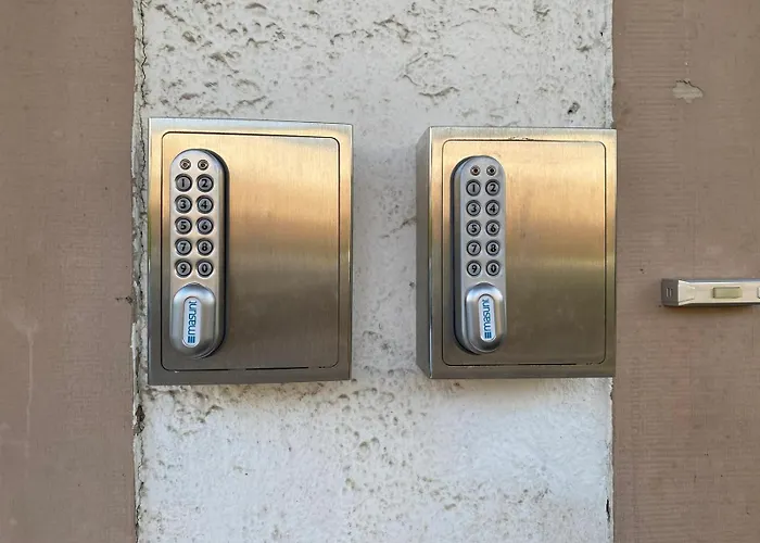 Appartement 10 Personen Monteurwohnung Bei Wuerzburg Fuenf Schlafzimmer Incl Eigener Parkplatz - Nur Einzelbetten *