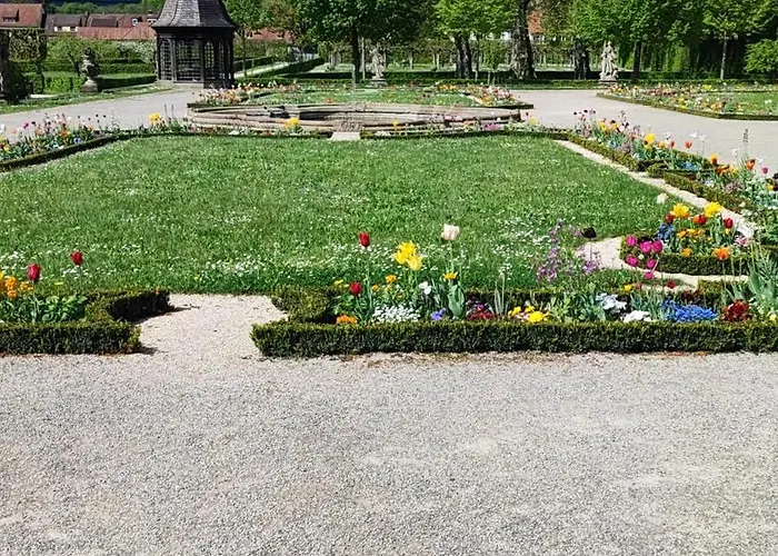 10 Personen Monteurwohnung Bei Wuerzburg Fuenf Schlafzimmer Incl Eigener Parkplatz - Nur Einzelbetten Veitshöchheim
