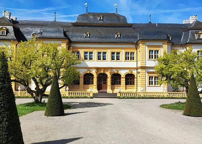 Appartement 10 Personen Monteurwohnung Bei Wuerzburg Fuenf Schlafzimmer Incl Eigener Parkplatz - Nur Einzelbetten Veitshöchheim