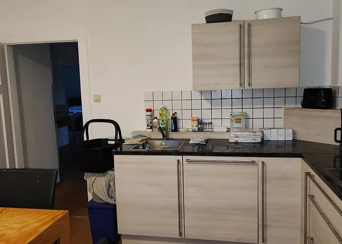 Appartement 10 Personen Monteurwohnung Bei Wuerzburg Fuenf Schlafzimmer Incl Eigener Parkplatz - Nur Einzelbetten Veitshöchheim