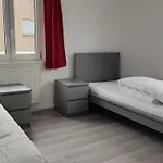 Lejlighed 10 Personen Monteurwohnung Bei Wuerzburg Fuenf Schlafzimmer Incl Eigener Parkplatz - Nur Einzelbetten