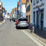 Lejlighed 10 Personen Monteurwohnung Bei Wuerzburg Fuenf Schlafzimmer Incl Eigener Parkplatz - Nur Einzelbetten Veitshöchheim