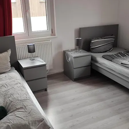 Grosse Monteurwohnung Bei Wuerzburg Bis 10 Personen Mit Parkplaetzen Und Wlan Und Grill Mit 5 Schlafzimmern *