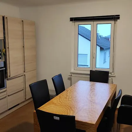 Grosse Monteurwohnung Bei Wuerzburg Bis 10 Personen Mit Parkplaetzen Und Wlan Und Grill Mit 5 Schlafzimmern *