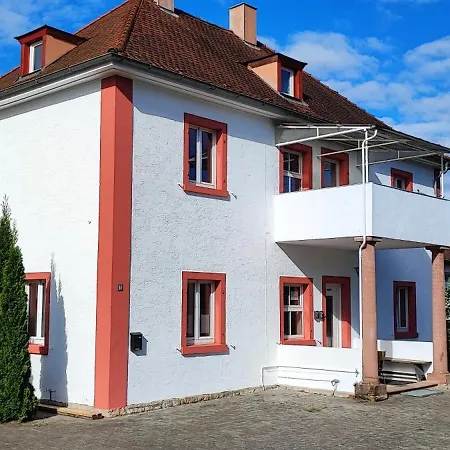 Monteurwohnung Bei Würzburg Fünf Schlafzimmer Bis 10 Personen Incl Eigenen Parkplätzen Und Wlan - Grill Nur Einzelbetten Apartment *