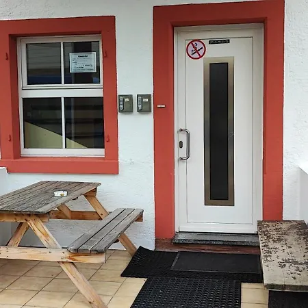 10 Personen Monteurwohnung Bei Wuerzburg Fuenf Schlafzimmer Incl Eigener Parkplatz - Nur Einzelbetten *